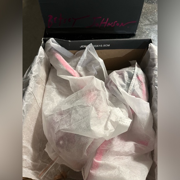 Betsey Johnson Carlos Rosette Dress Sandals - Fuchsia Size 6 New in Box - Picture 8 of 9